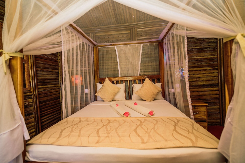 Maisara Mafia Beach Lodge