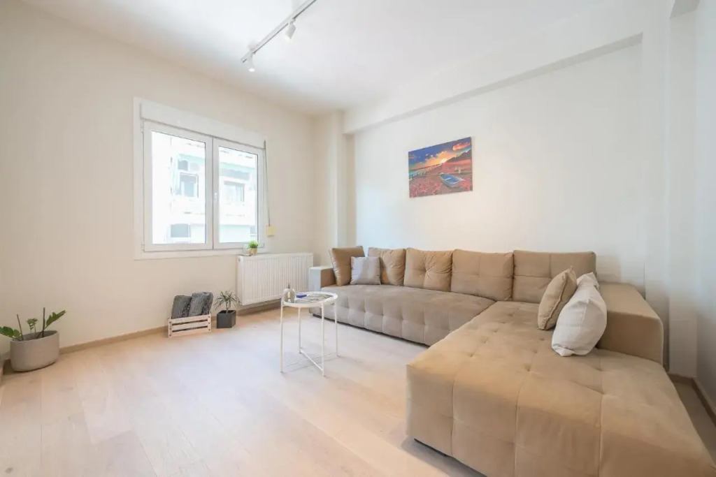 Stylish 2BDR Apt by Acropolis