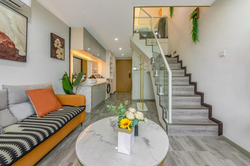East Apartment (Chengdu East Railway Station West Square Branch)
