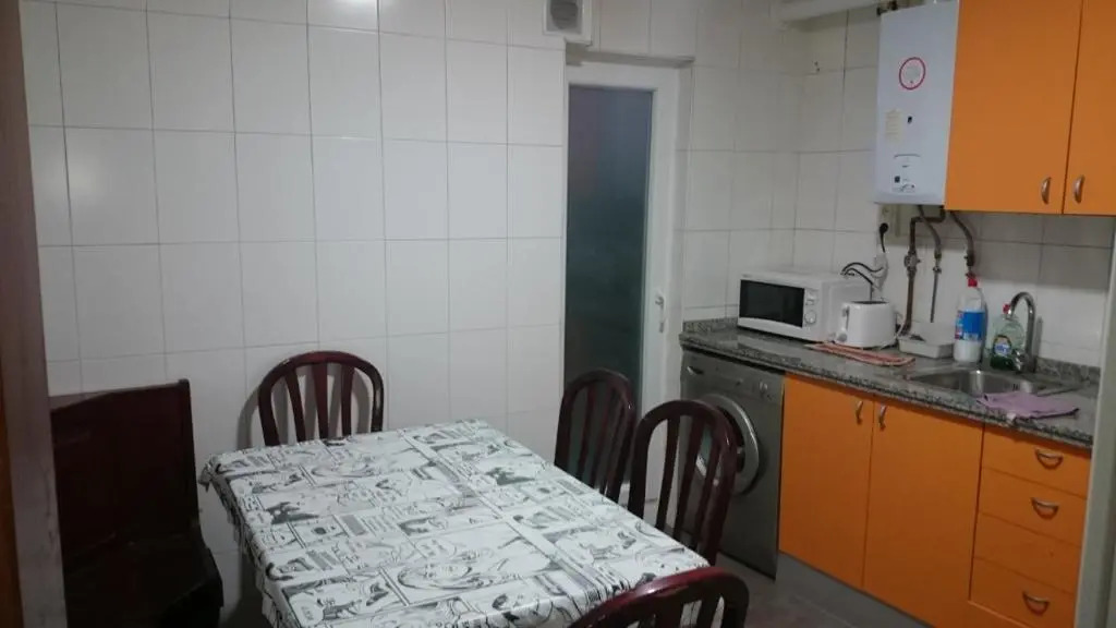 Apartamentos Salamanca Plaza Del Oeste 4 dormitorios, 2 baños , Parking