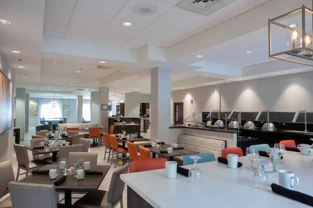 Holiday Inn Hotel & Suites Raleigh-Cary I-40 @Walnut St