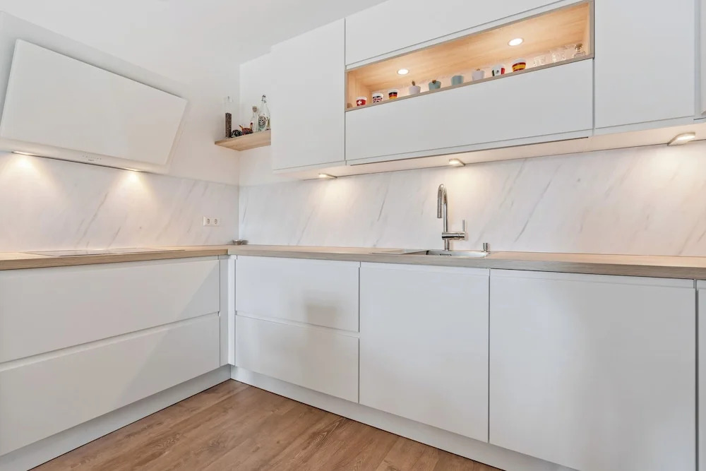 Stylish Apt Bouneweg-Süd Book Now ID225