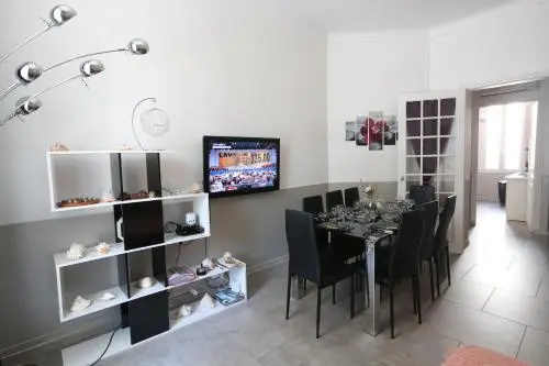 Amiral Courbet Apartment