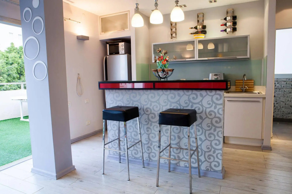 TLV Flats