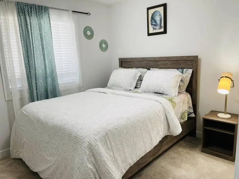 Charming 3BR Detached House in Stonebridge