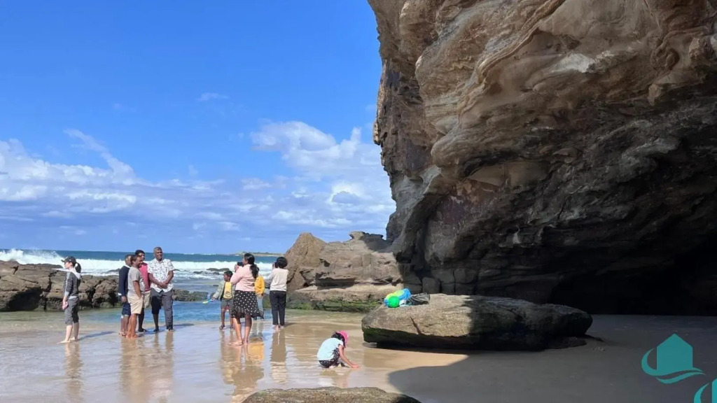 Caves Getaway - Pool and beach