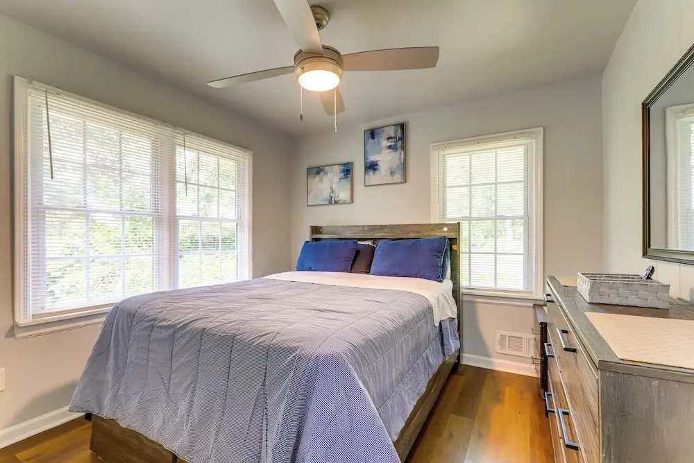 < 6 Mi to Airport & Dtwn Atlanta: East Point Home