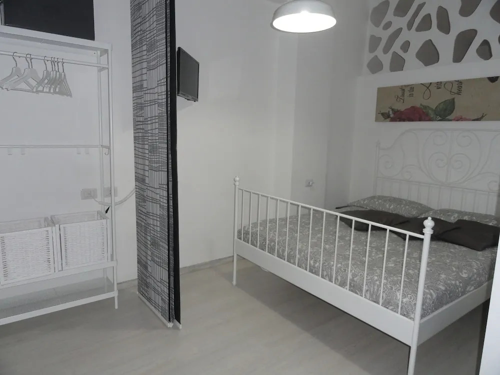 tyche house roma
