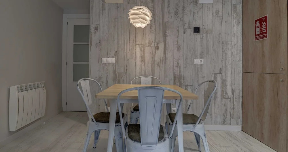 Burgos Rooms Catedral by Clabao