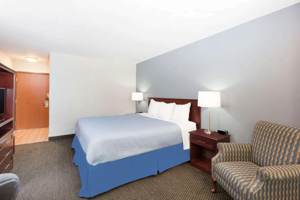 Quality Inn West Des Moines I-80 & I-235
