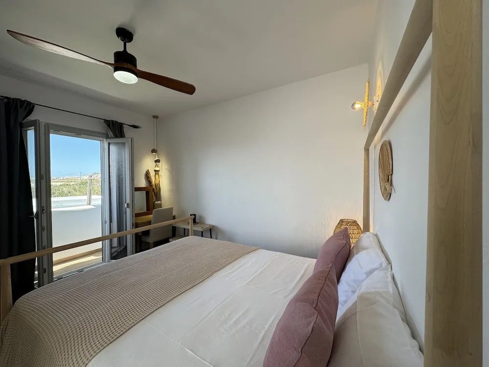 Sunshine Bay Suites
