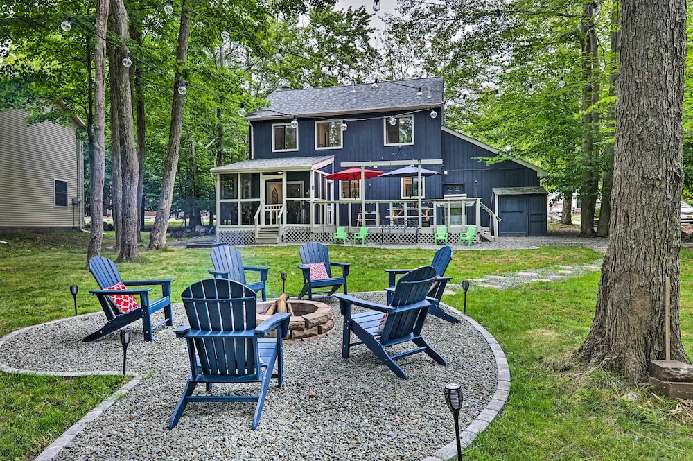 Lake & Pool Access: Home Near Tobyhanna State Park