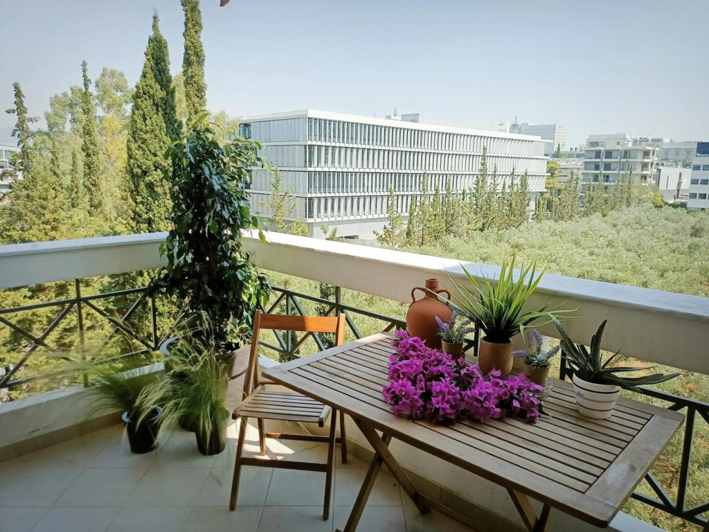 CASA MYRlAM -Suite Apartment in Marousi with View and Private Parking-