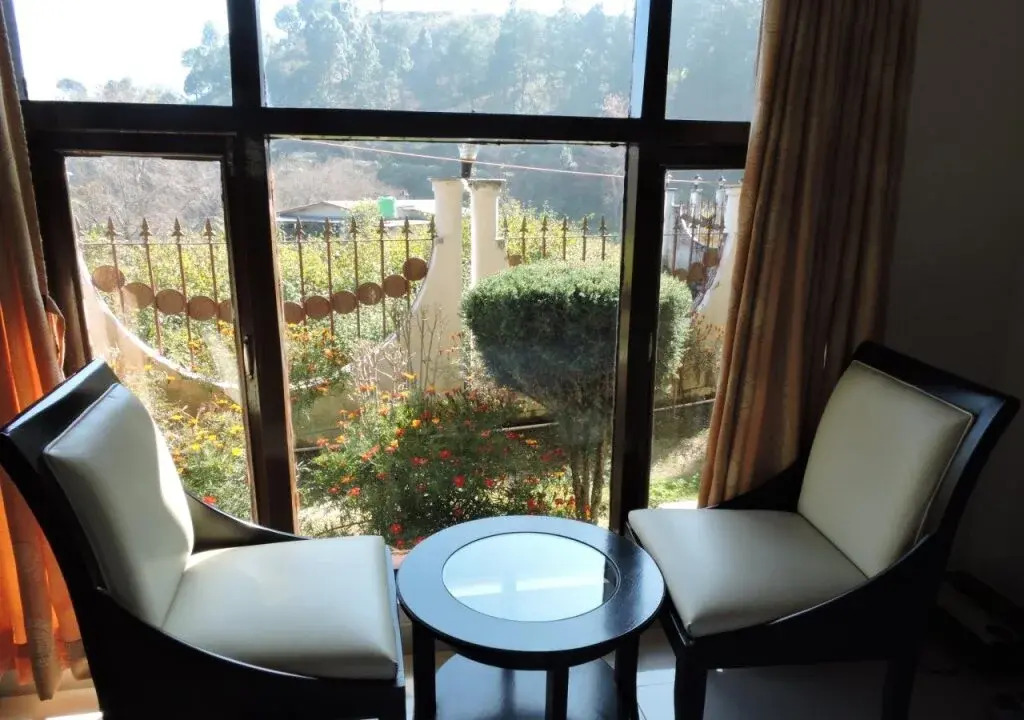 Hotel Travellers Paradise Naukuchiatal