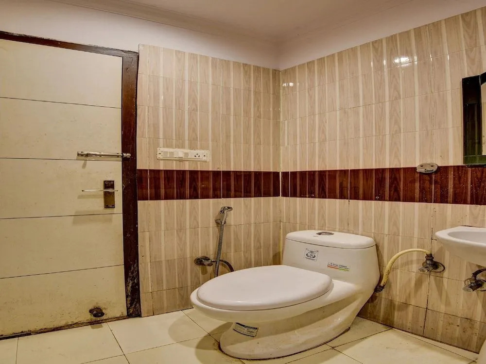 OYO 4073 Hotel Esskay