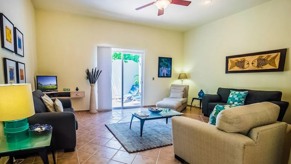 Romanina 1 Condo in the Heart of Playa del Carmen by RedAwning