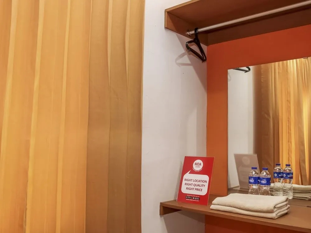 Ten House Guest & Resto by RedDoorz