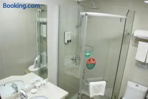 GreenTree Inn Liangyuan District Railway Station