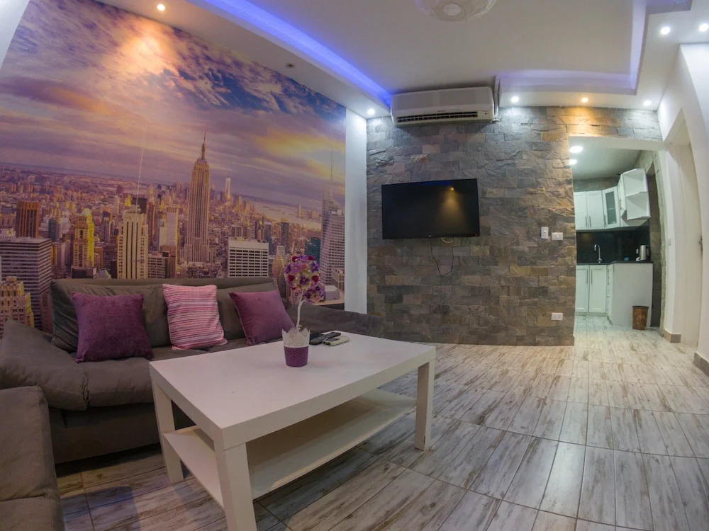 One Bedroom Apart Deep Purple by Pool