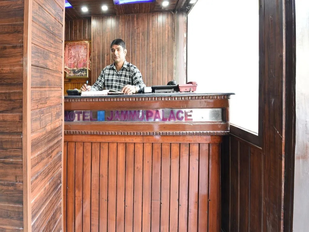 OYO 19541 Hotel Jammu Palace