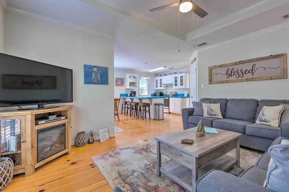 Charming Dauphin Island Home ~ 1 Mi to Beach!