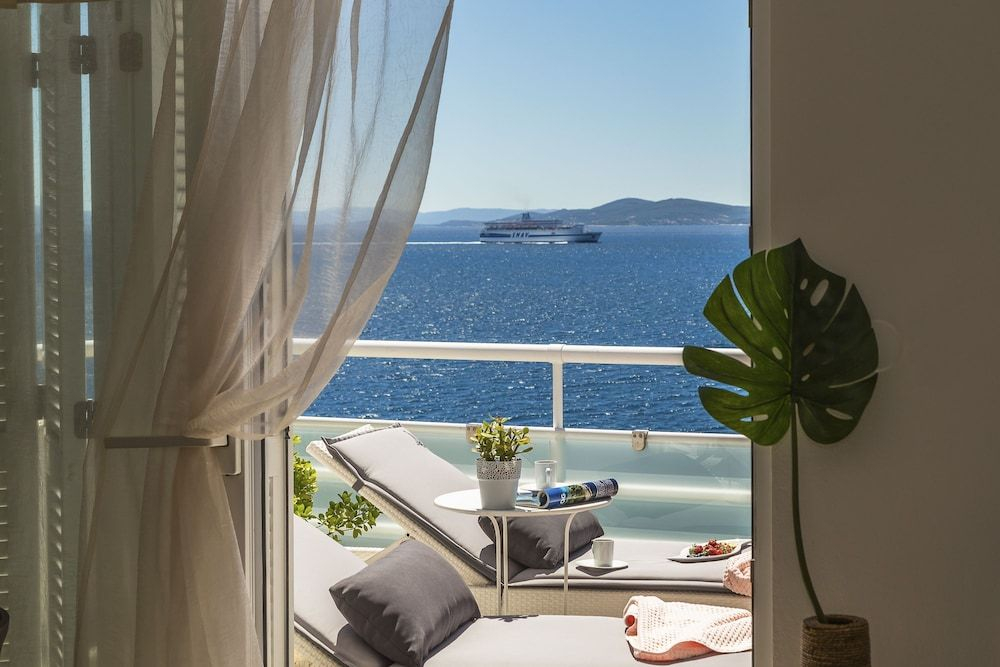 Villa Lola