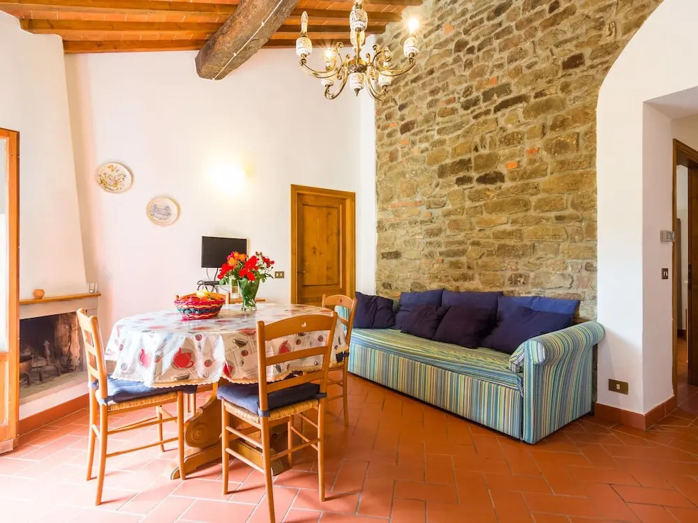 Attractive Apartment on Estate with Vineyards & Olive Grove near Florence