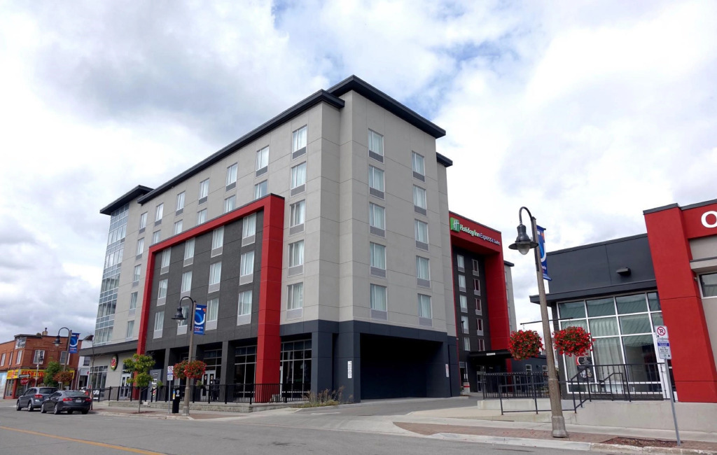 Holiday Inn Express & Suites Oshawa Downtown - Toronto Area by IHG