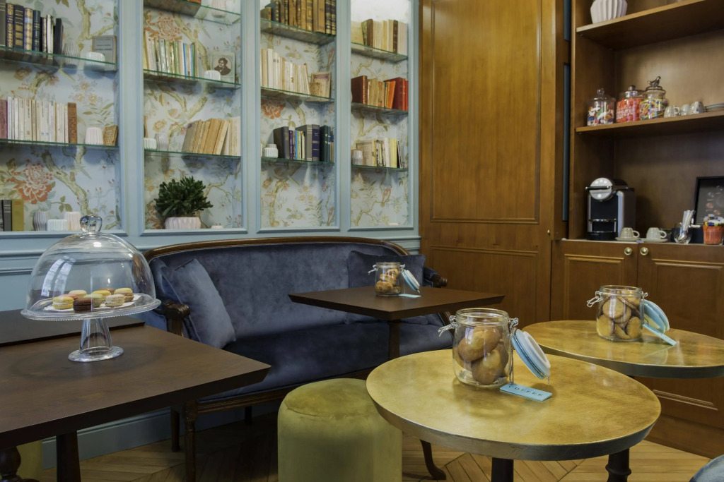 Hotel de Neuve by Happyculture