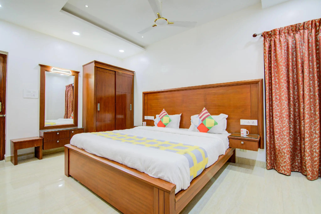 OYO Home 78311 Classic Studio Stays