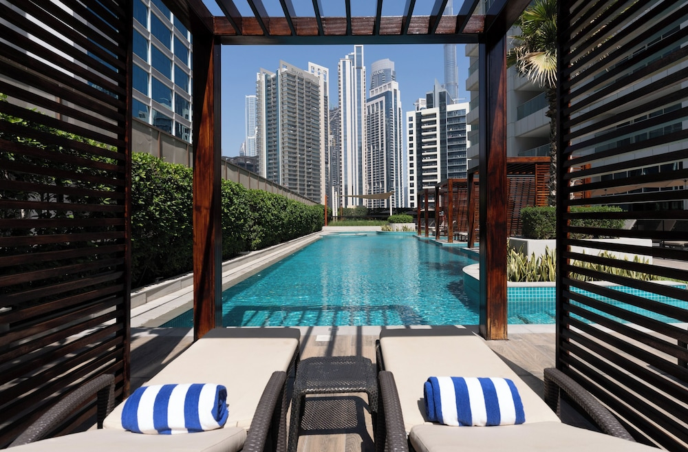 Aura Suites