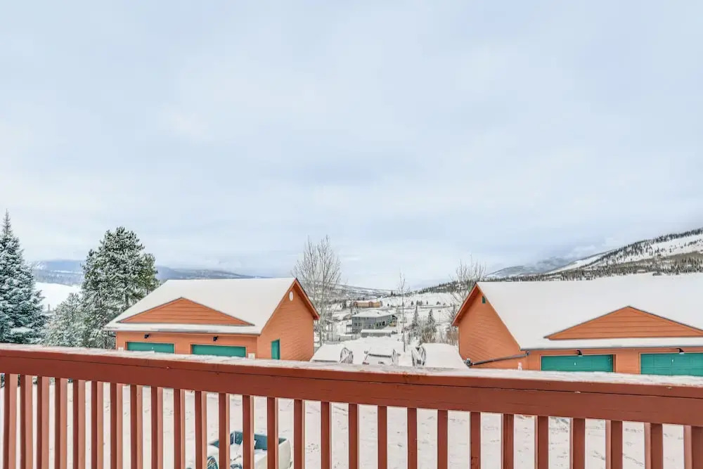 5 Mi to Ski Resort: Mtn-view Townhome in Dillon