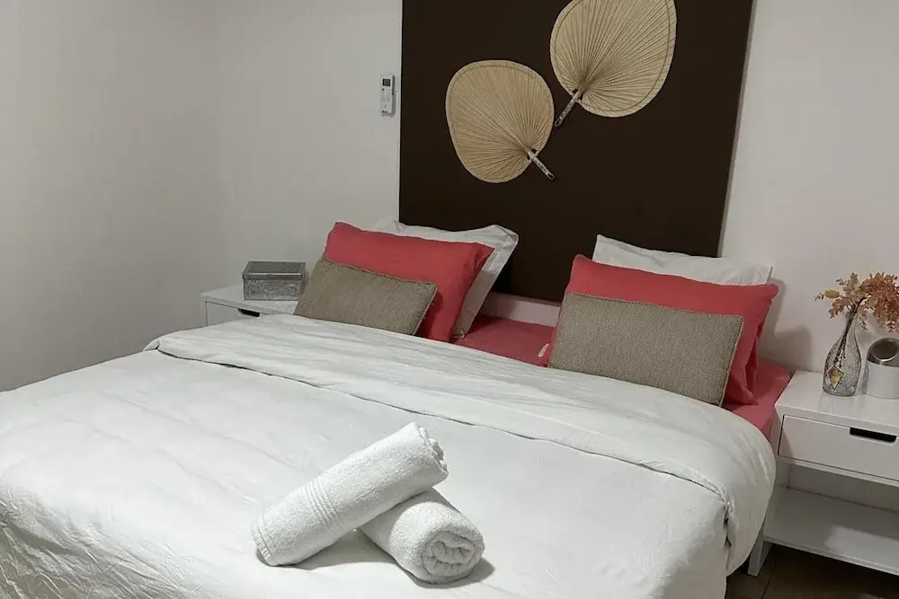 3 Bed Villa Sleeps 5 With Pets & Enclosed Garden