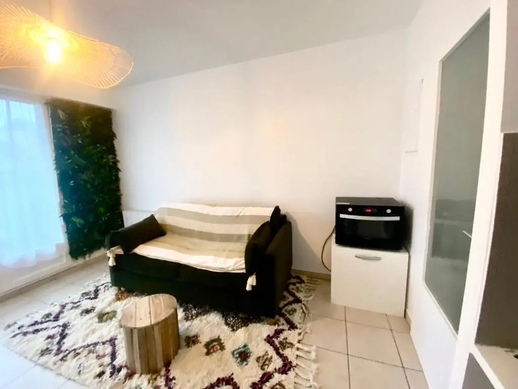 Appartement 1 chambre pour 2 pers - fraîchement rénové - terrasse - parking