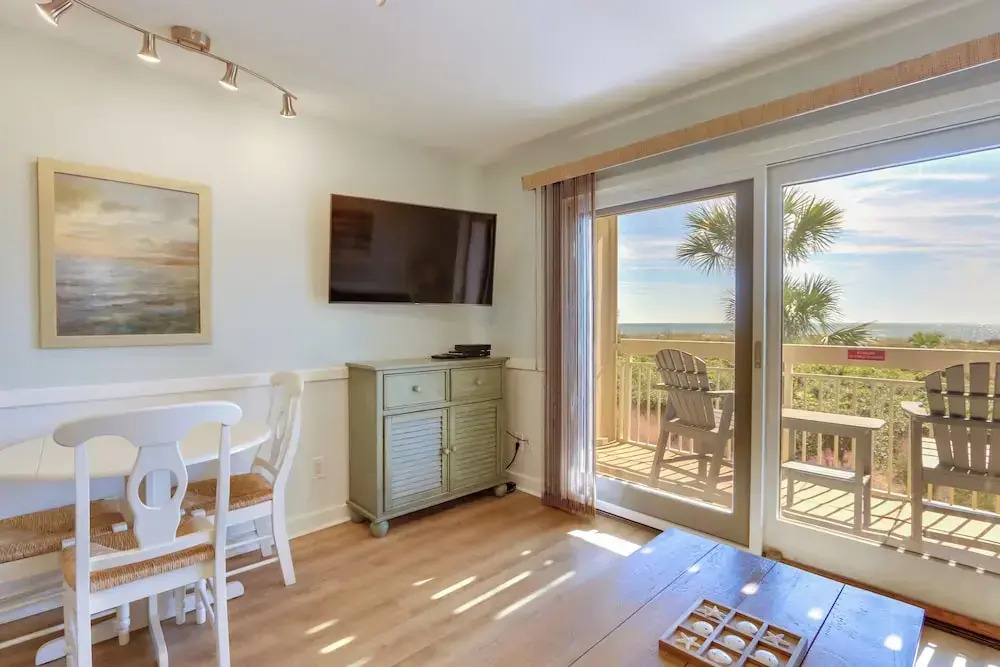 Oceanfront Breakers 137 Condo w/ Sunrise Views!