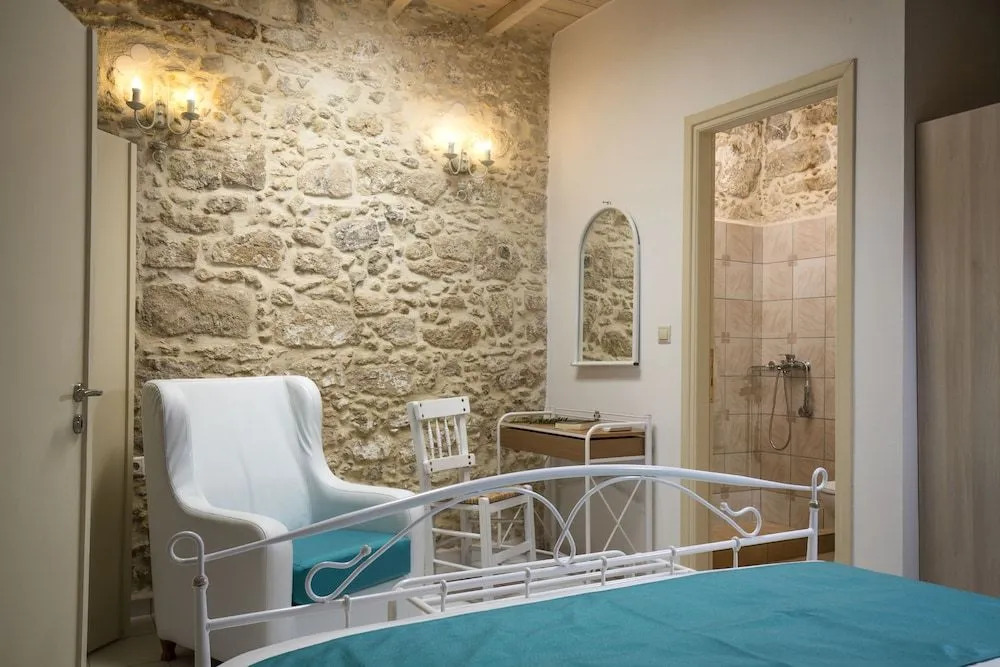 Trigono Luxury House