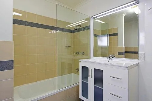 Clarkes Beach Villa - steps to beach & Byron town