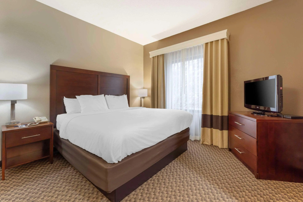 Comfort Inn & Suites Johnstown - Richland Town Center
