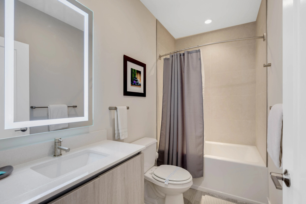TR17524HFD- 3 Bedrooms- 3 Bathrooms, Clermont, US