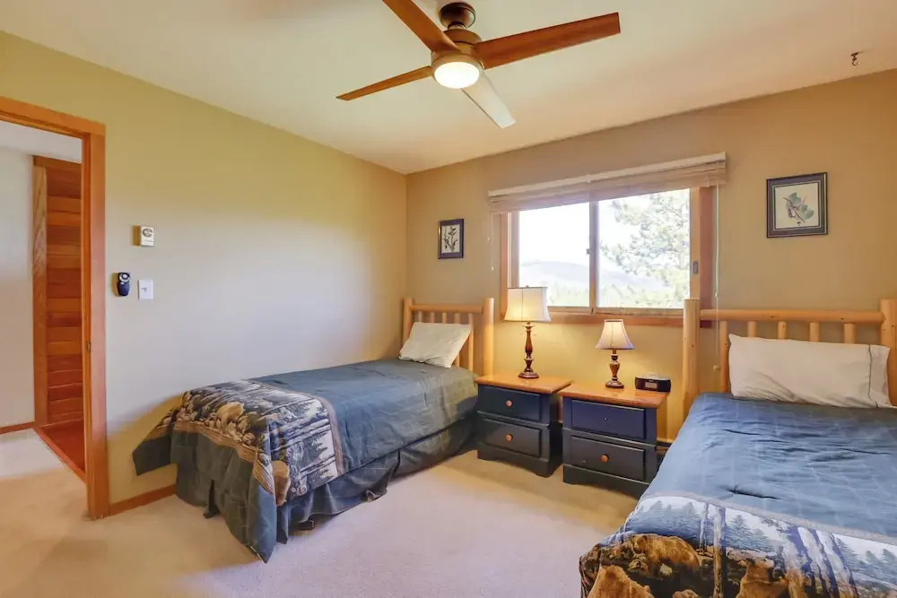 4 Mi to Marina: Family Townhome in Silverthorne!
