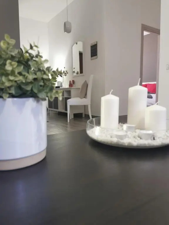 Greys Apartment