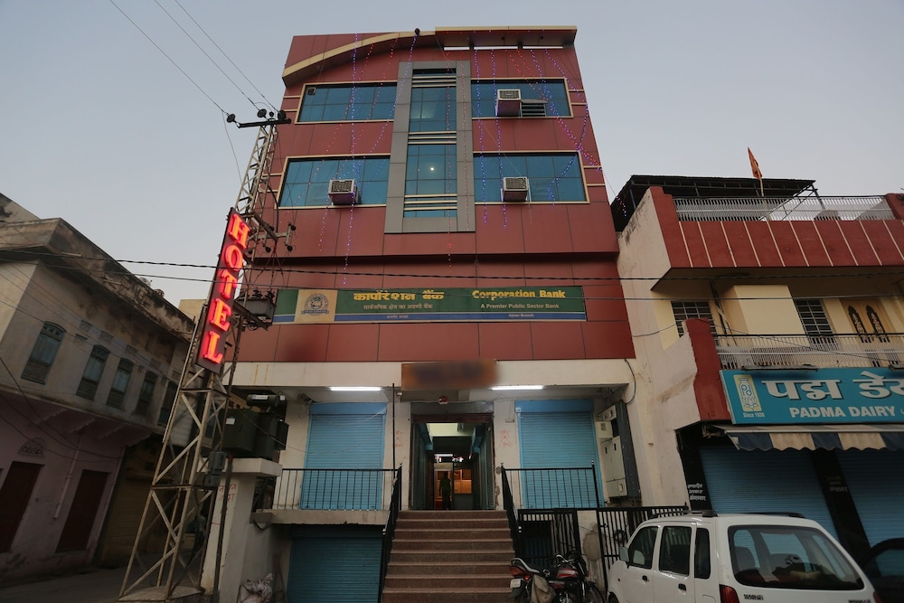OYO 9926 Hotel Bharat INN