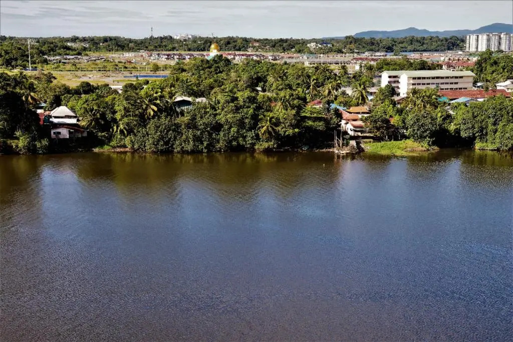 Jeff and Ricky Homestay Kuching Riverine