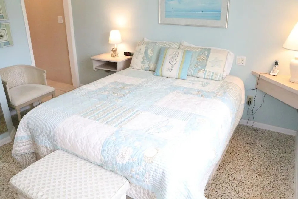 Jamaica Royale 005 - 2 Br Condo