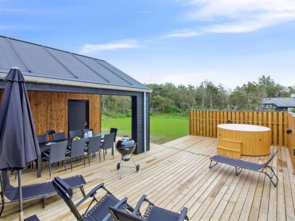 "Nayati" - 700m from the sea in NW Jutland