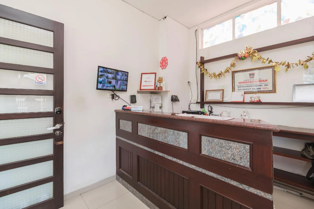 RedDoorz Syariah near Jembatan Siti Nurbaya Padang