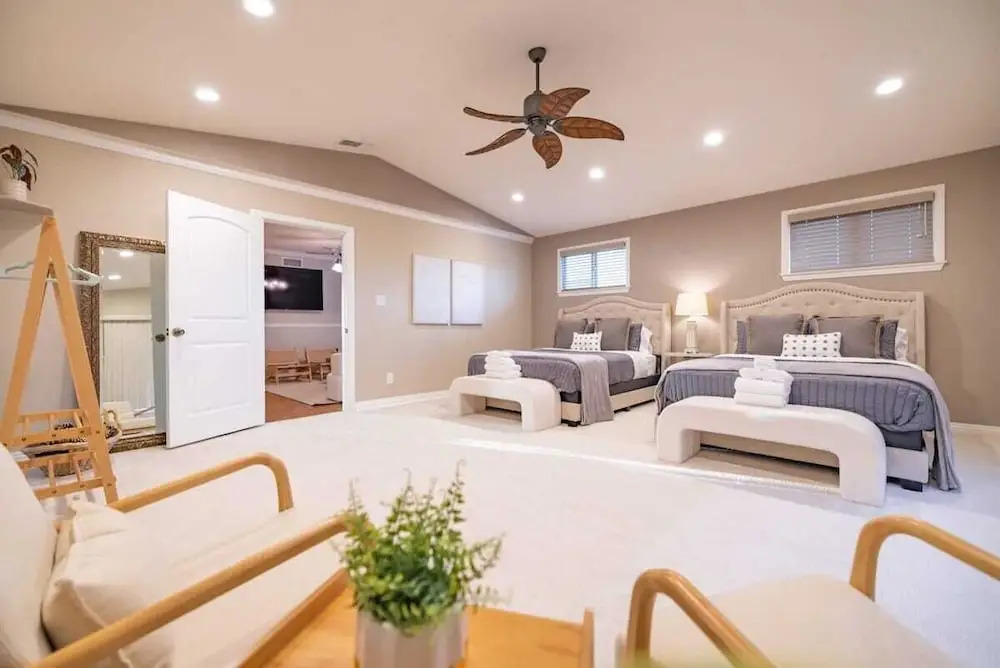 Marbella Lane - Charming 4BR Bungalo for Relaxing Retreat