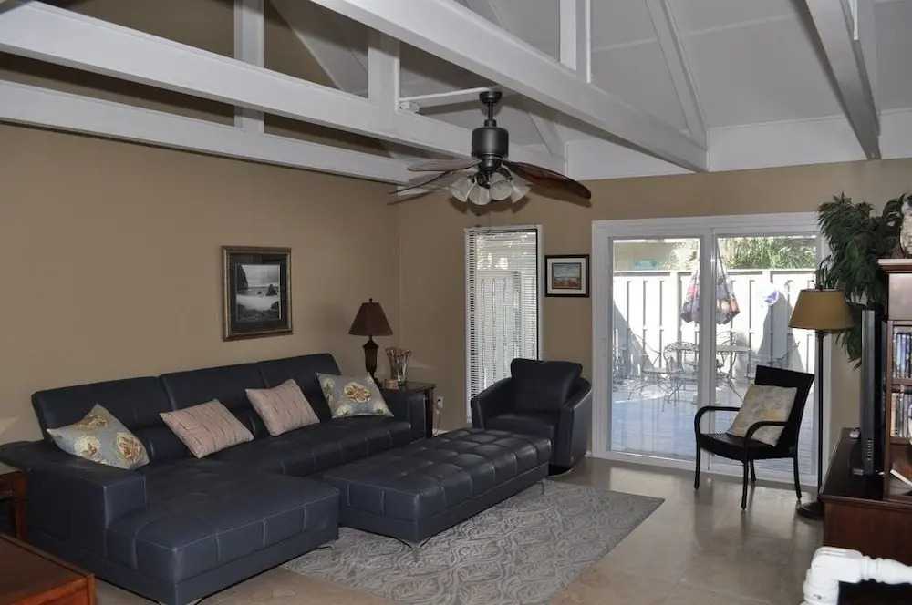 524queen 2 Bedroom Condo
