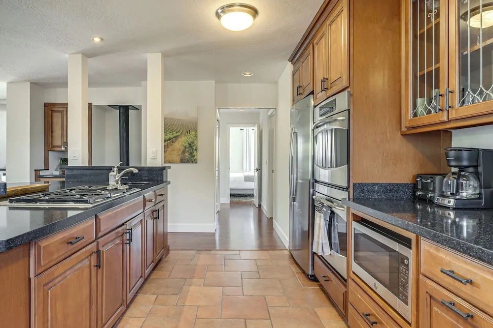 Dog-friendly Haven w/ Stunning Views in Bodega Bay