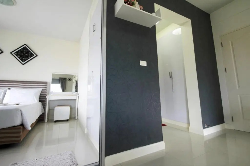 Flame Tree Residence , City Center & Close to Beach Cozy Apartment